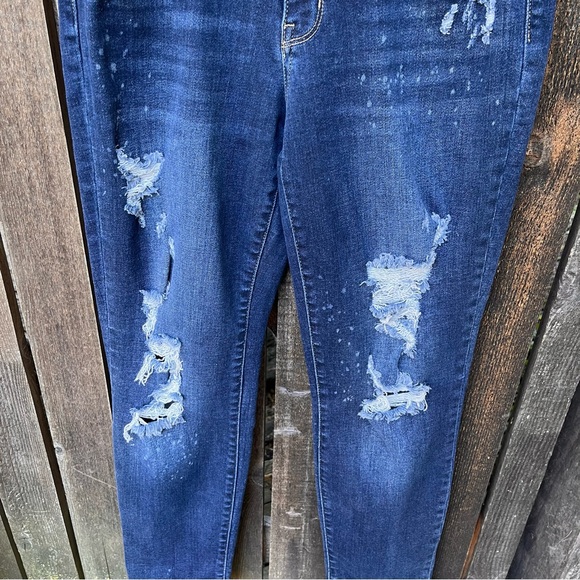 Judy Blue Destroyed Bleach Splatter Midrise Boyfriend Fit Jeans Sz 7/28 - Picture 7 of 15
